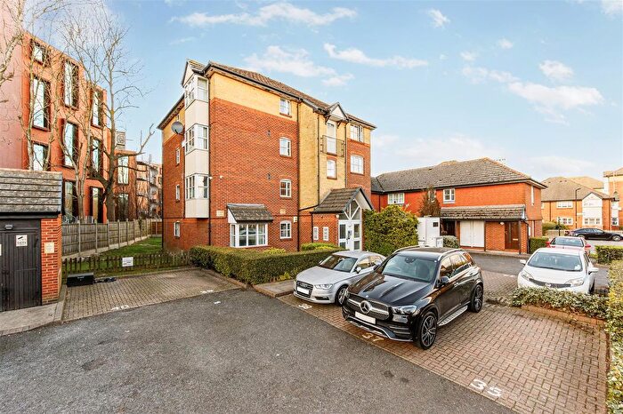 Studio For Sale In Anderson Close, Acton, London, W3