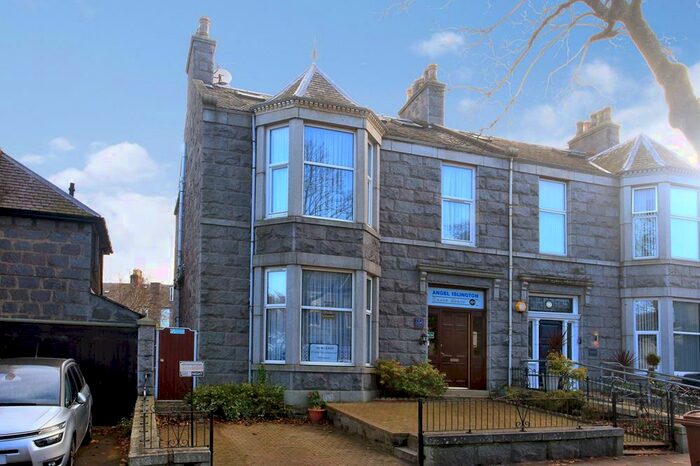 11 Bedroom Semi-Detached House To Rent In Bon Accord Street, Aberdeen, Ab, AB11