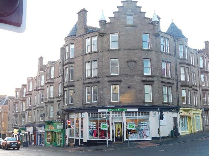 3 Bedroom Flat To Rent In Albert Street, Dundee, DD4