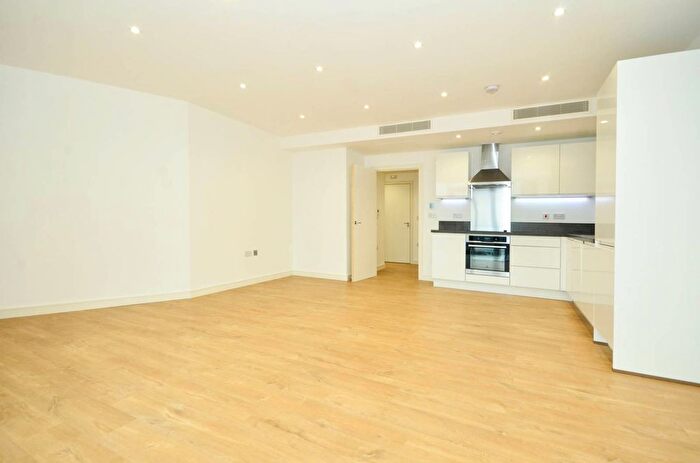 2 Bedroom Flat To Rent In Great West Quarter, Brentford, TW8