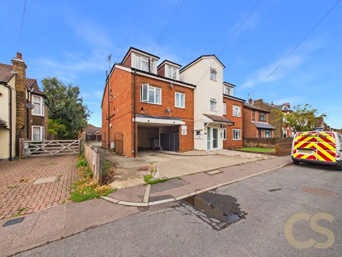 1 Bedroom Flat To Rent In Hoppet Court, Trinity Lane, Waltham Cross, Hertfordshire, EN8