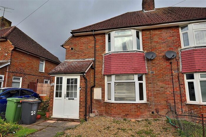 3 Bedroom Semi-Detached House To Rent In Worthington Road, Dunstable, Beds, LU6