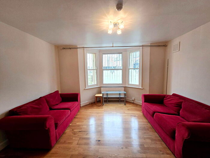 1 Bedroom Flat To Rent In Rossiter Road, Balham, SW12