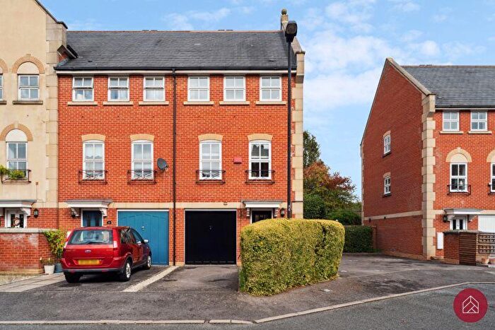 3 Bedroom End Of Terrace House For Sale In Bennett Crescent, Oxford, OX4