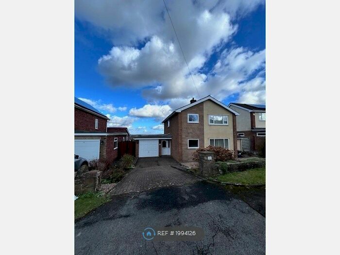 3 Bedroom Detached House To Rent In Guildford Avenue, Chesterfield, S40