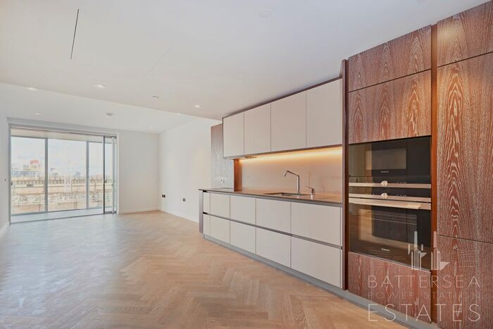 2 Bedroom Flat To Rent In L-, Circus Road West, Battersea, SW11