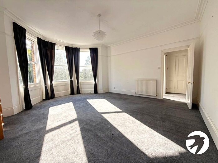 2 Bedroom Flat For Sale In Eltham Road, London, SE12