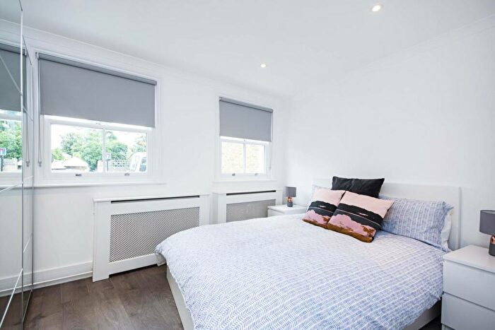1 Bedroom Flat To Rent In Navarino Road, Hackney, London, E8