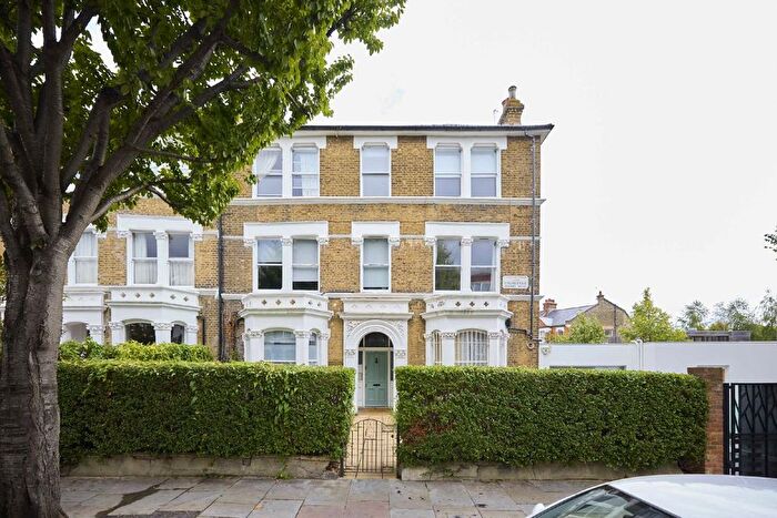 Studio For Sale In Highlever Road, North Kensington, W10