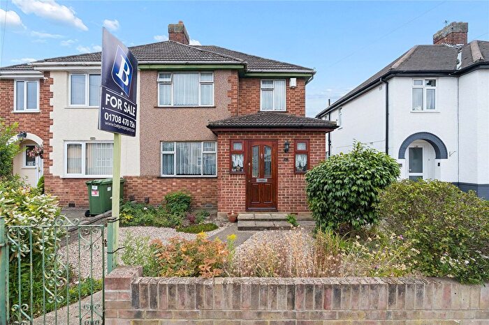 3 Bedroom Semi-Detached House For Sale In Windermere Avenue, Hornchurch, RM12