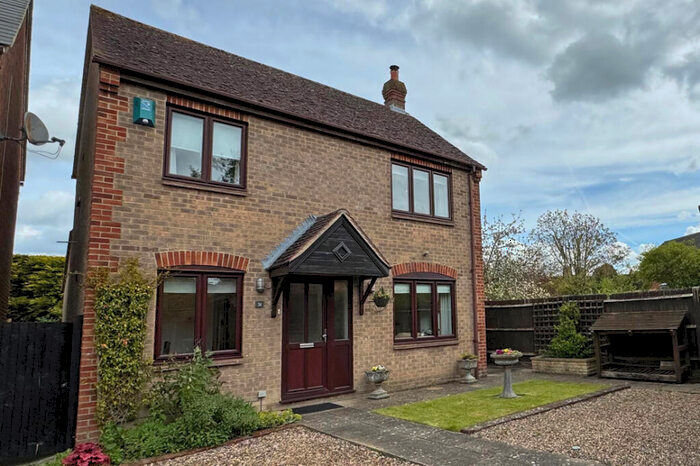 3 Bedroom Detached House For Sale In Robert Sparrow Gardens, Crowmarsh Gifford, OX10