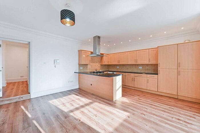 2 Bedroom Flat For Sale In Manor Mount, Forest Hill, London, SE23