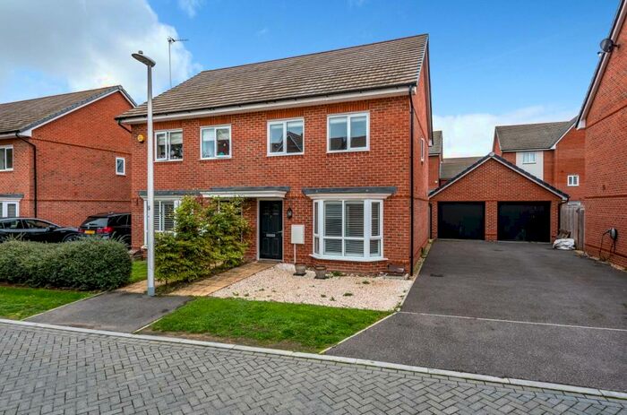 3 Bedroom Semi-Detached House To Rent In Peartree Walk, Spencers Wood, Reading, Berkshire, RG7