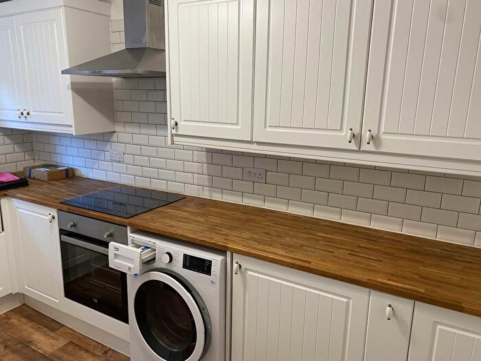 2 Bedroom Apartment To Rent In Flat Hampton Court, Market Harborough, LE16