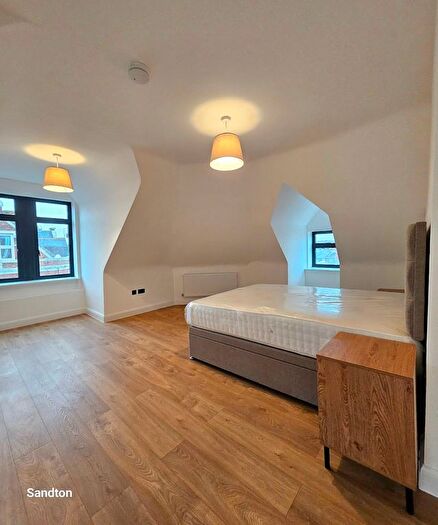 1 Bedroom Flat To Rent In Flat, Upper Tooting Road, SW17