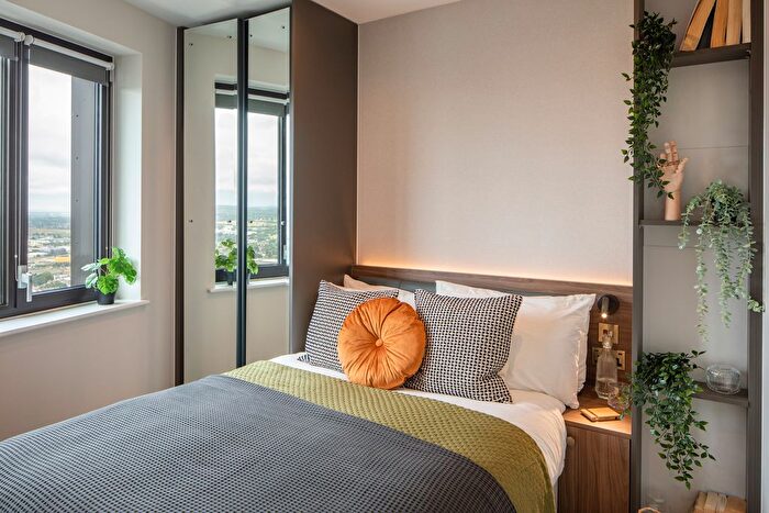 1 Bedroom Flat To Rent In College Road, Croydon, CR0