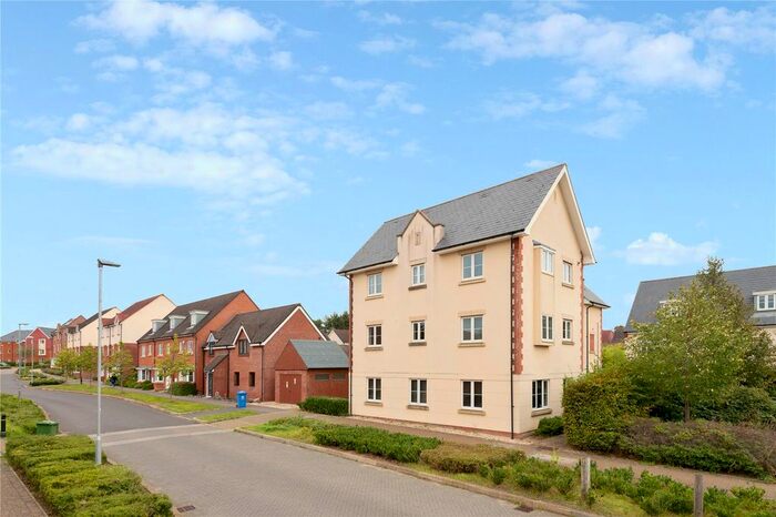 2 Bedroom Flat To Rent In Eagle Way, Bracknell, Berkshire, RG12