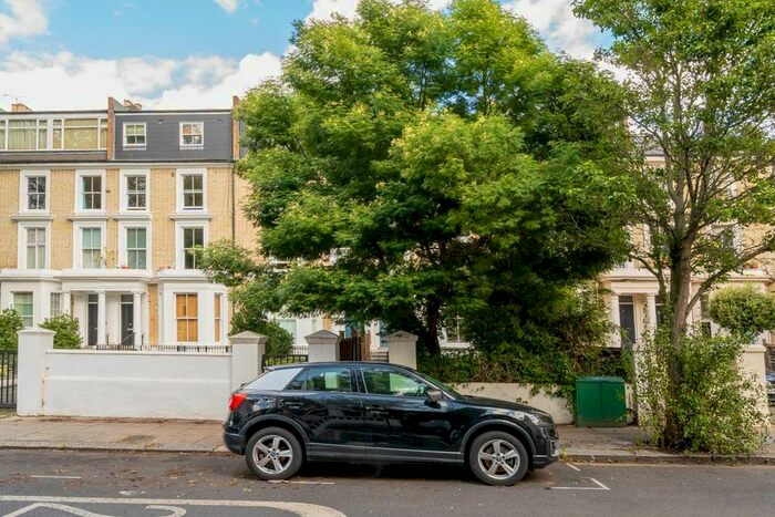 2 Bedroom Flat To Rent In Elsham Road, London, W14