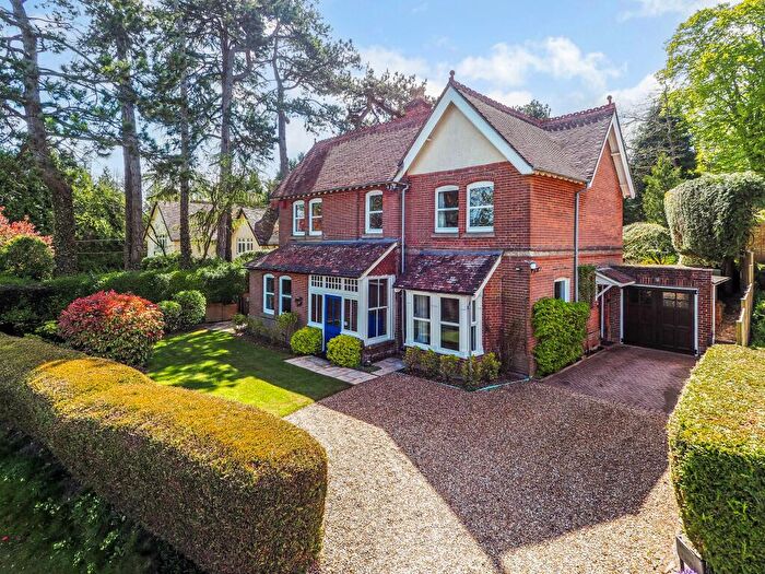 3 Bedroom Detached House For Sale In Hurdle Way, Compton Down, SO21