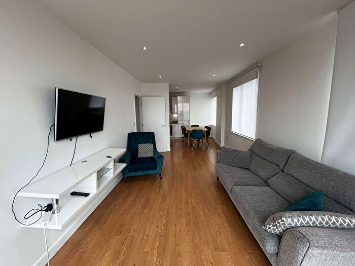 2 Bedroom Flat For Sale In Shackleton Way, London, E16