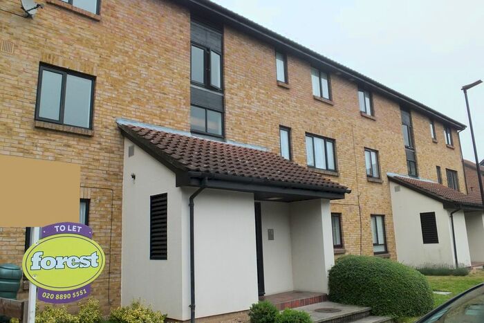 1 Bedroom Flat To Rent In Badger Close, Feltham, Middlesex, TW13