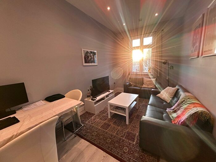 4 Bedroom Flat To Rent In Blackstock Road, London, N5