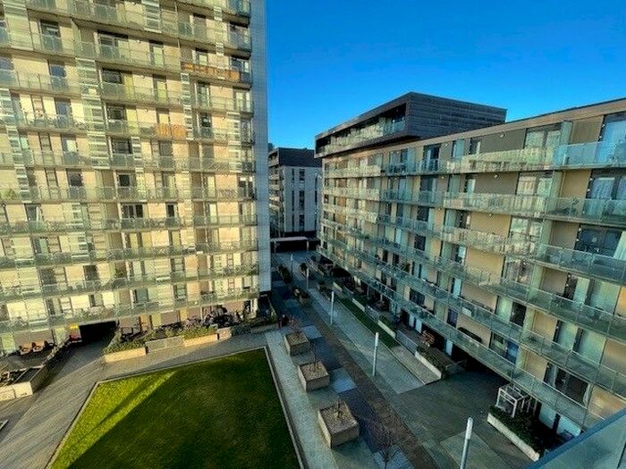 2 Bedroom Flat To Rent In Castlebank Place, Glasgow Harbour, Glasgow, G11