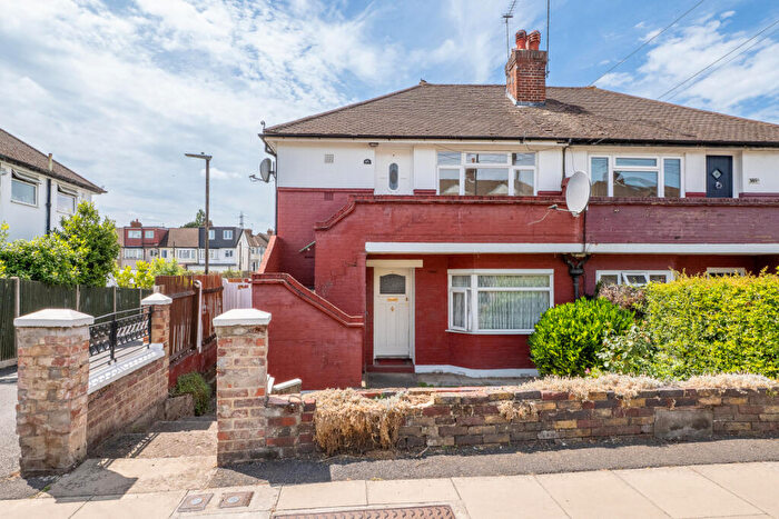 2 Bedroom Maisonette For Sale In Lynmouth Avenue, Morden, SM4