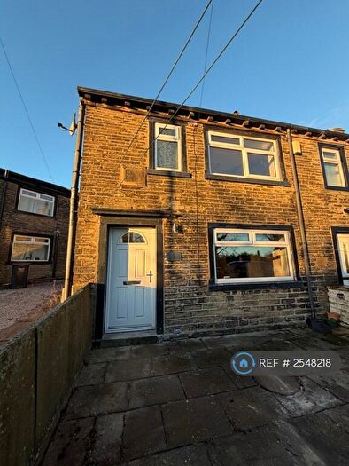 2 Bedroom End Of Terrace House To Rent In Cross Lane, Halifax, HX3