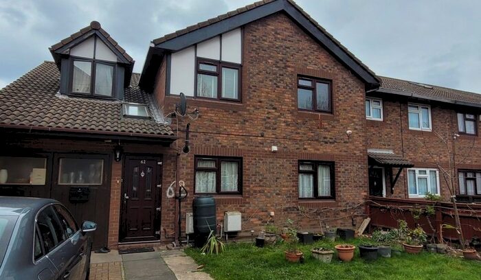 2 Bedroom Terraced House To Rent In Station Road, London, E7