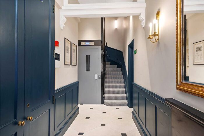 2 Bedroom Flat For Sale In Chesham Street, London, SW1X
