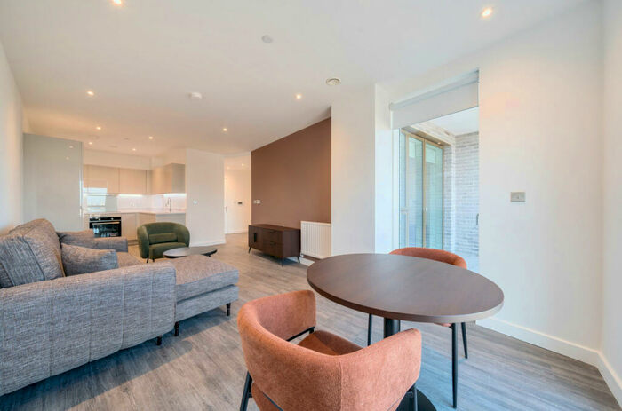 1 Bedroom Apartment To Rent In Thurlow Street, London, SE17