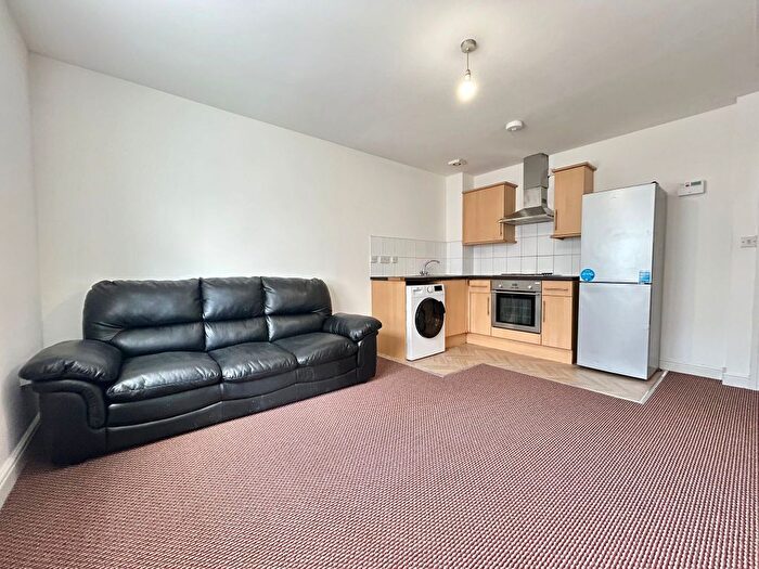 3 Bedroom Flat To Rent In Far Gosford Street, Coventry, CV1