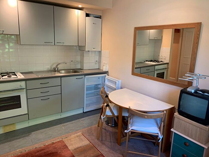 Studio To Rent In Wandsworth Bridge Road, London, SW6