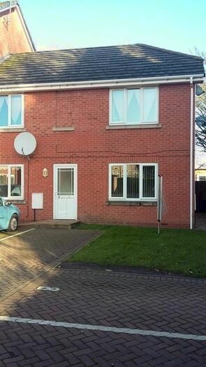 2 Bedroom Flat To Rent In Highfield Road, Dudley, DY2
