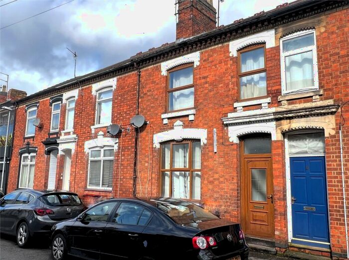 2 Bedroom Terraced House To Rent In King Street, Kettering, Northamptonshire, NN16