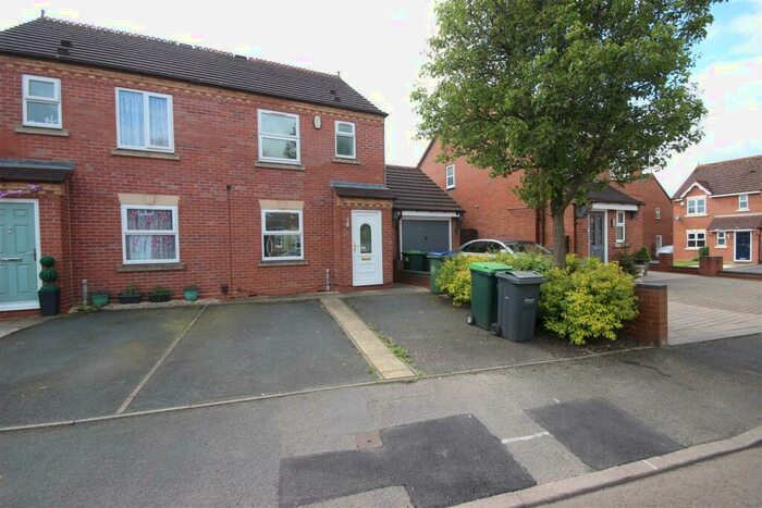 2 Bedroom Semi-Detached House To Rent In Woodhouse Way, B64