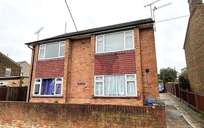 1 Bedroom Maisonette To Rent In Rectory Road, Stanford-Le-Hope, Essex, SS17