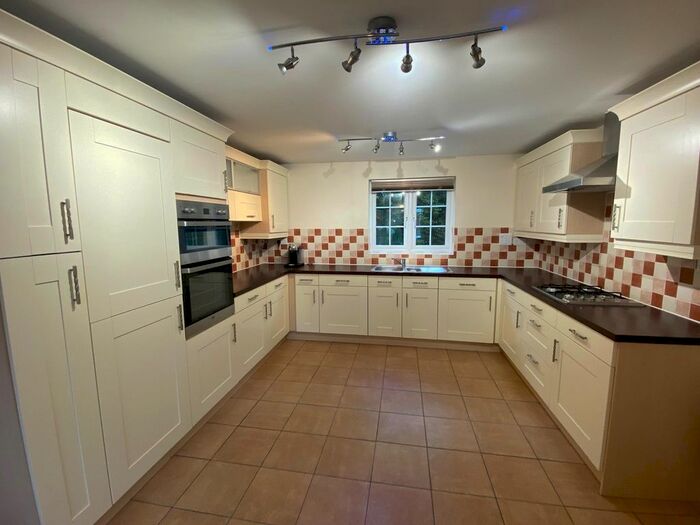 3 Bedroom Property To Rent In Melcome Close, Singleton, Ashford, TN23