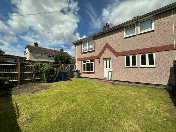 2 Bedroom Maisonette To Rent In Upton Close, Oxford, OX4