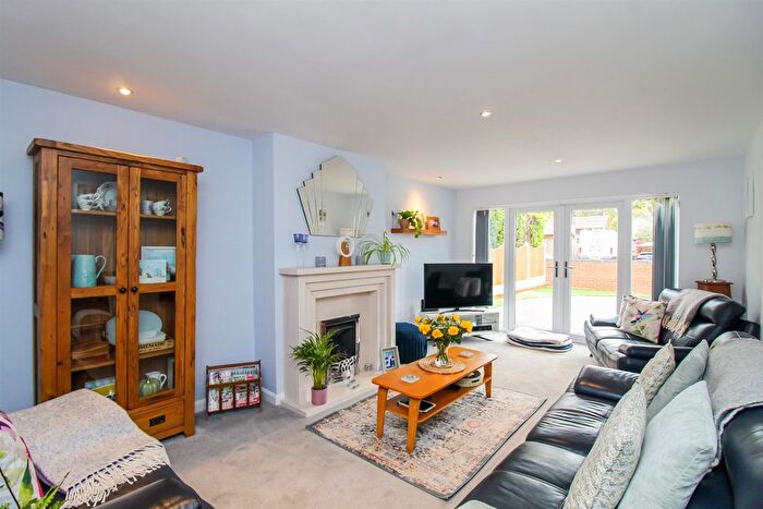 2 Bedroom Detached Bungalow For Sale In Cleveland Garth, Lupset Park, Wakefield, WF2