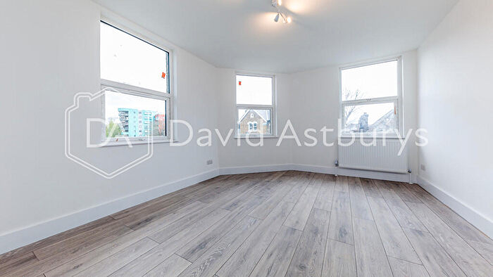 3 Bedroom Apartment To Rent In Turnpike Lane, Crouch End, London, N8