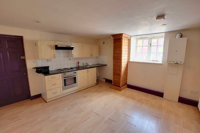 1 Bedroom Flat To Rent In Hill Street, Trowbridge, BA14