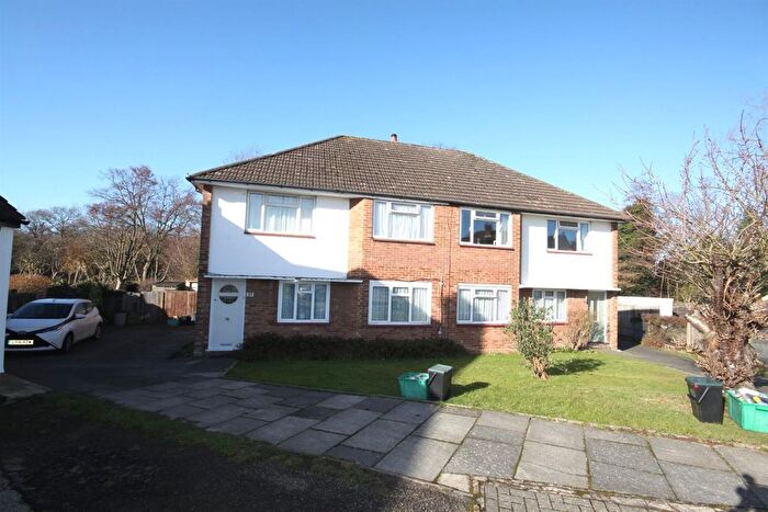 2 Bedroom Flat To Rent In Derwent Drive, Crofton, BR5