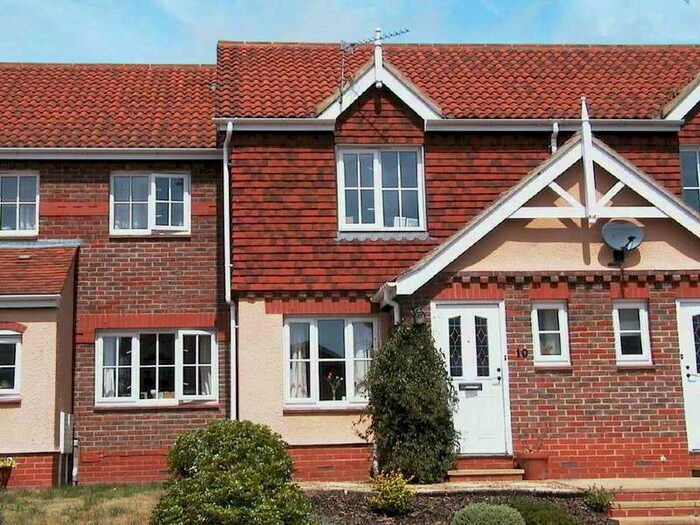 2 Bedroom Terraced House To Rent In Clifton Road, Burgess Hill, RH15