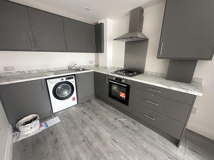 1 Bedroom Flat To Rent In Barge Drive, Southall, Greater London, UB2