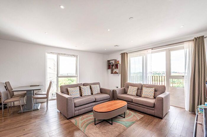 2 Bedroom Flat For Sale In Moorhen Drive, Hendon, London, NW9