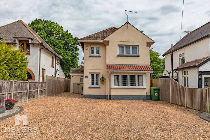 3 Bedroom Detached House For Sale In Magna Road, Bournemouth, BH11
