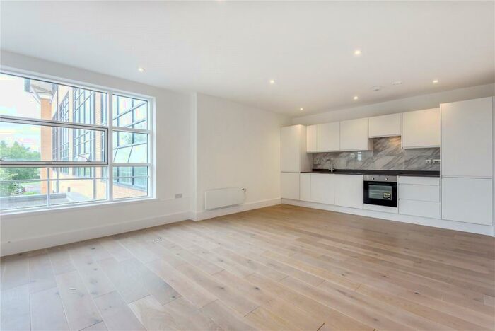 1 Bedroom Apartment To Rent In The Boulevard, Cain Road, Bracknell, Berkshire, RG12