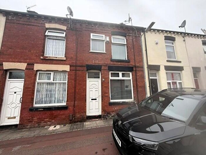 2 Bedroom End Of Terrace House For Sale In Dougill Street, Bolton, Greater Manchester, BL1